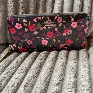 Kate spade floral wallet